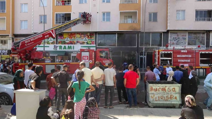 Tekstil atölyesinde çıkan yangın korkuttu