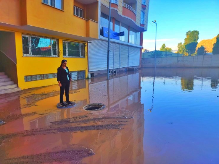 Doğubayazıt’ta selin yaraları sarılıyor