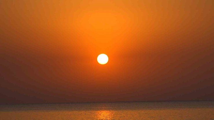 Van Gölü’nde hayranlık uyandıran gün doğumu