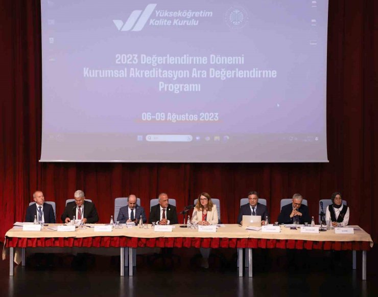 Yükseköğretim kalite kurulu değerlendirme takımı Atatürk Üniversitesinde