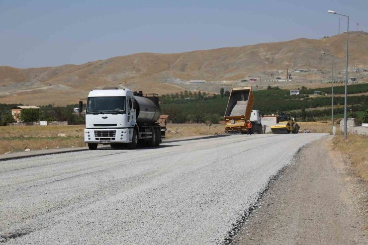 Bulgurlu Mahallesi’nde asfalt çalışması