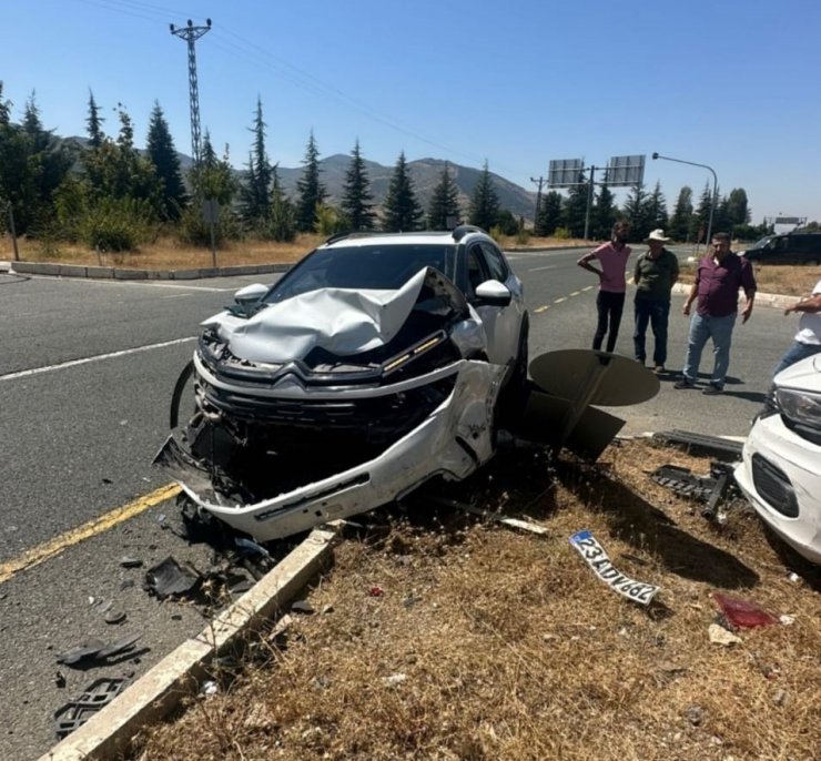 Elazığ’da trafik kazası: 2 yaralı