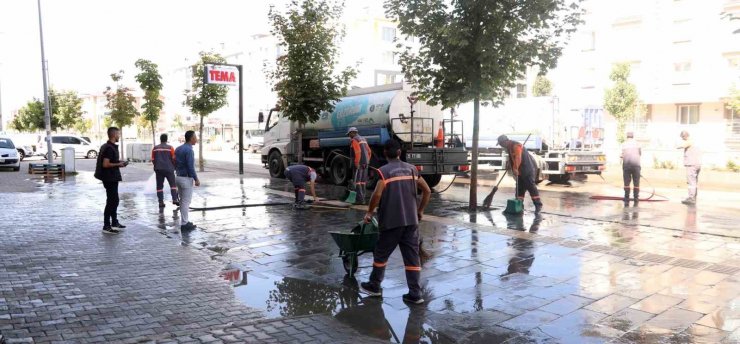 Erzurum’da temizlik timleri işbaşında