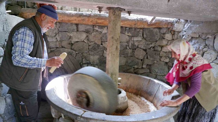 Erzurum’da baba yadigârı su değirmeni