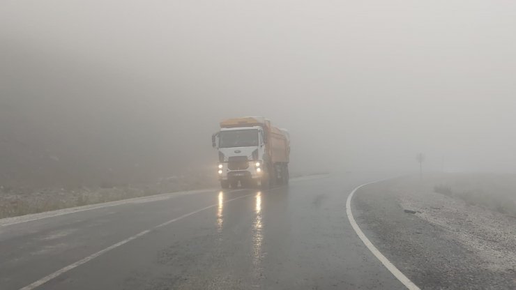 Van’da sis 3 bin rakımlı Karabet Geçidi’nde etkili oluyor