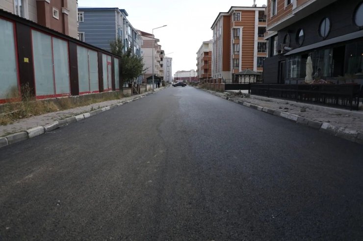 Kars’ta yol çalışmaları devam ediyor