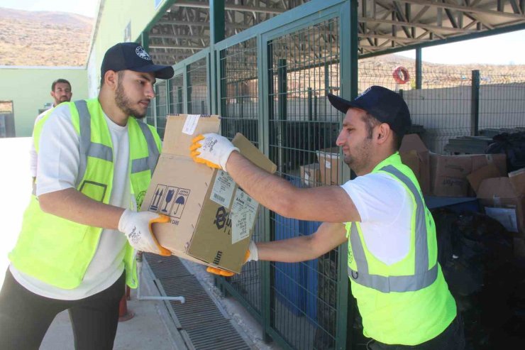 Elazığ’da 25 ton atık dönüştürülerek ekonomiye kazandırıldı