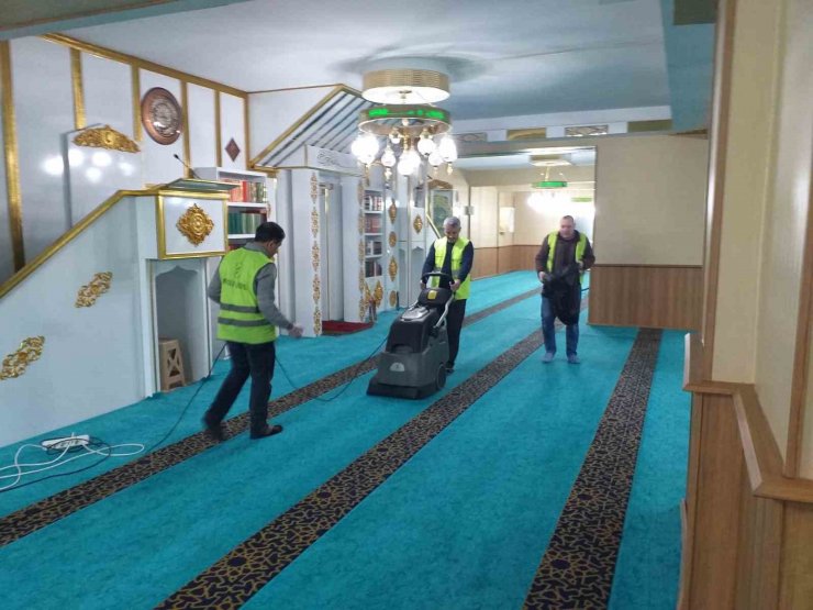 İpekyolu’nda ibadethanelere kesintisiz hizmet