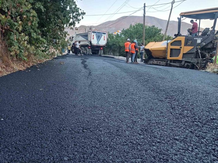 Kazandıoğlu semti ilk defa asfalta kavuştu