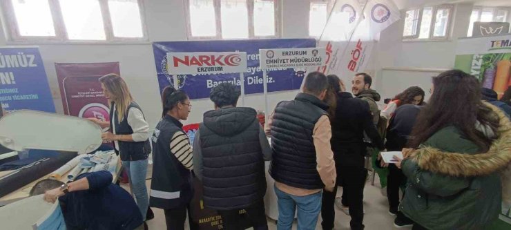 Polis uyuşturucuya karşı bilinçlendirme çalışmalarına hız verdi