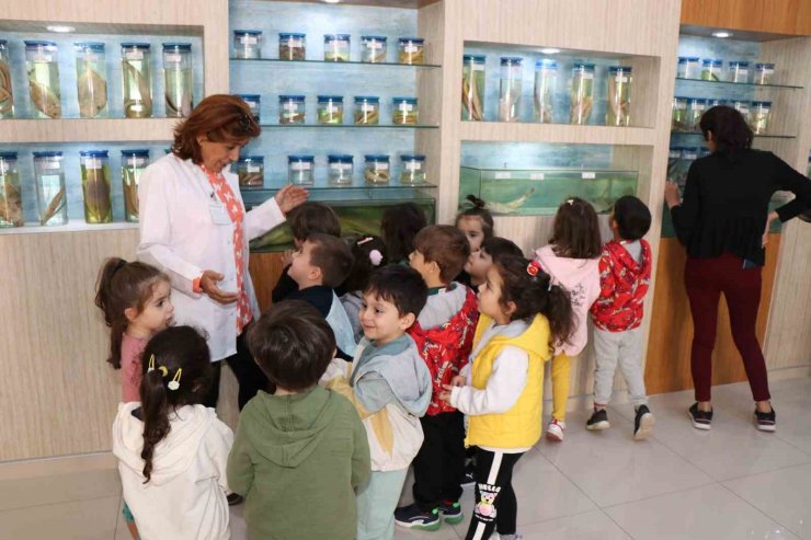 Elazığ’da öğrenciler balık müzesini gezdi