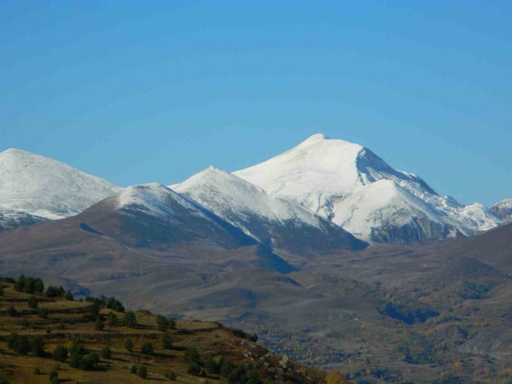 Posof’ta dağlar beyaza büründü