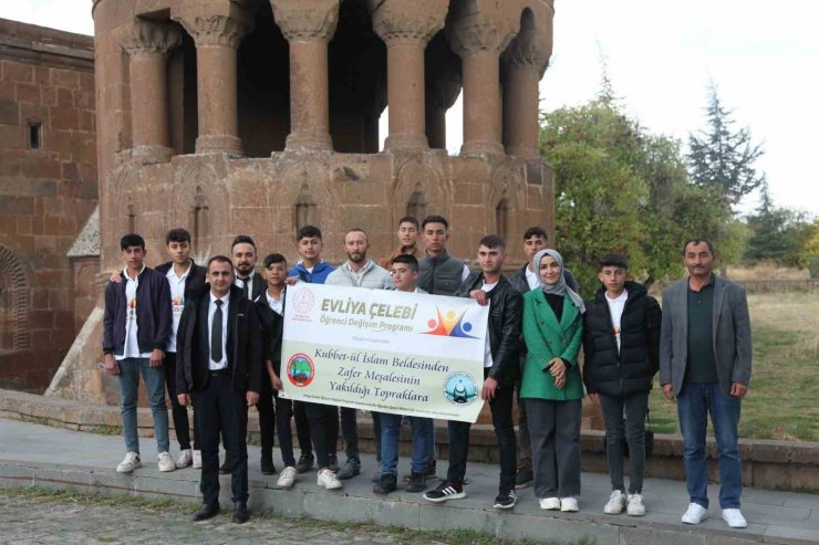 Ahlat’ta “Zafer Meşalesinin Yakıldığı Topraklardan Kubbet-Ül İslam Beldesine” projesi