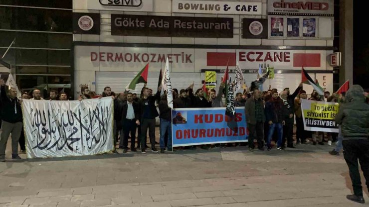 Tatvan’da vatandaşlar İsrail’i protesto etti