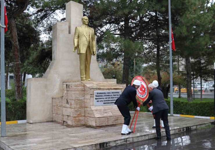 Van’da Muhtarlar Günü kutlandı