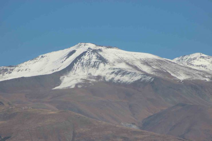 Erzincan’ın yüksek kesimleri karla kaplandı