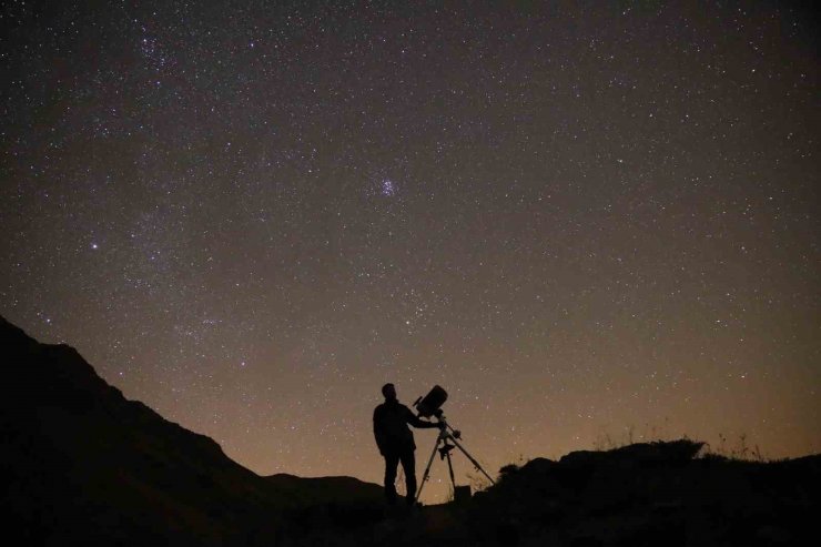 Bitlis’te uzay meraklıları ’Orionid meteoru’nu gözlemledi