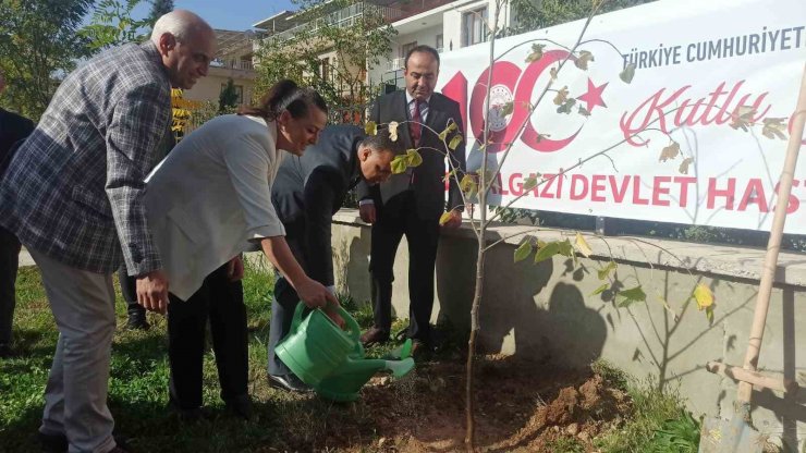 Battalgazi Devlet Hastanesi’nde 100. Yıl fidan dikimi gerçekleştirildi