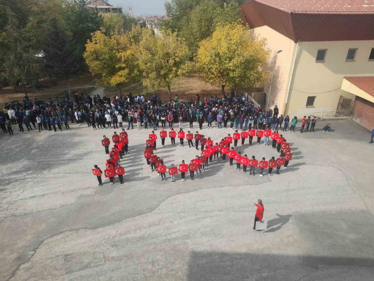 Malatya’da öğrencilerden Cumhuriyet’in 100. yılına özel koreografi