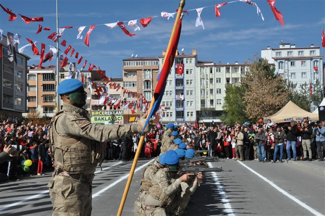 karsta-cumhuriyetin-100-yili-coskuyla-kutlandi-32.jpg