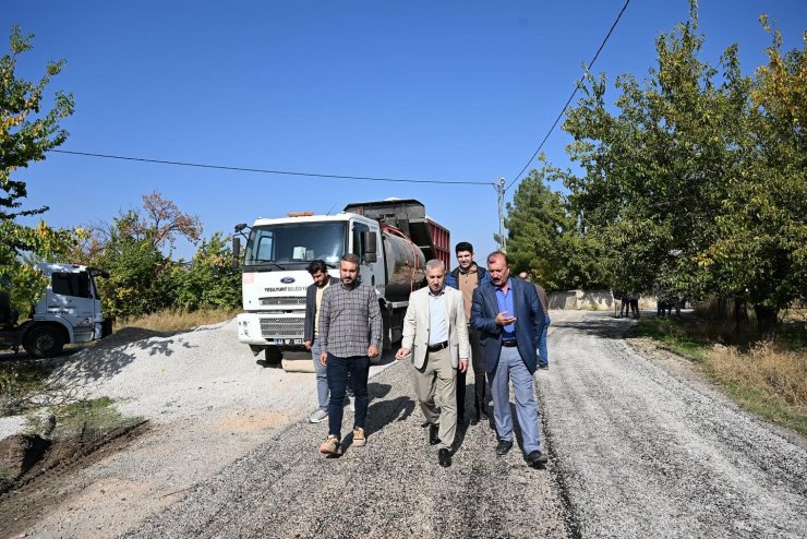 Yeşilyurt’ta yollar daha konforlu hala getiriliyor