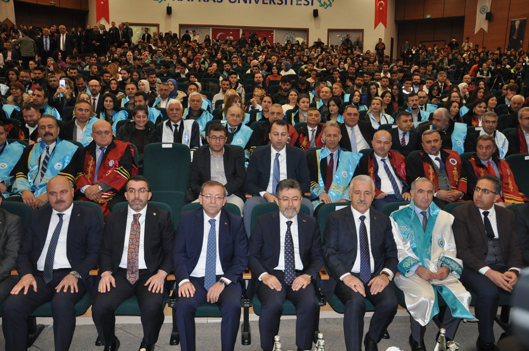 universitede-ilk-dersi-veren-bakan-yumakli-ciftcilere-mujde-verdi-2-001.jpg