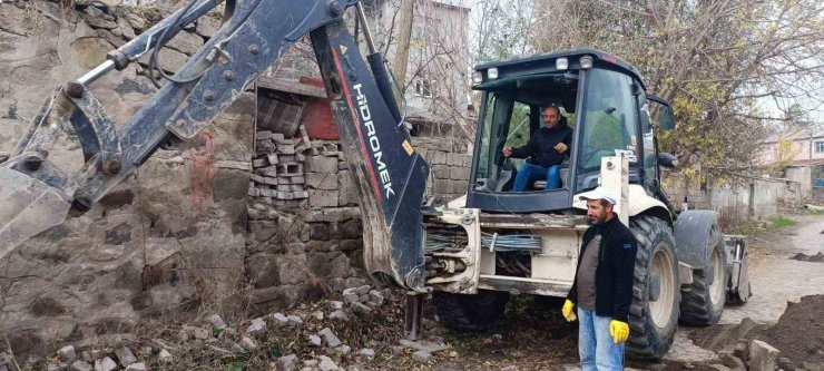 Bulanık Belediyesi 95 bin metrekare kilitli parke taşı döşedi