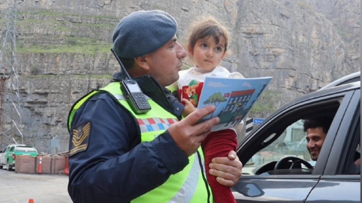 Hakkari’de jandarma ekiplerinden genel trafik denetimi