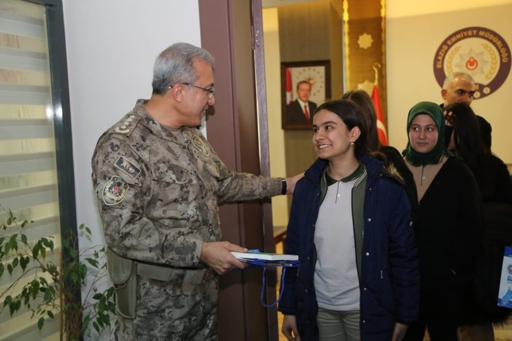 Elazığ Emniyet Müdürü Karayel, öğrencileri ağırladı