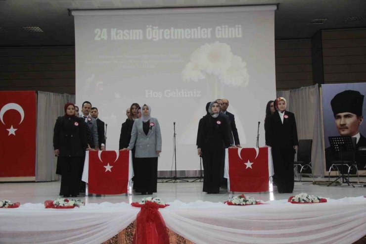 Erzincan’da 24 Kasım Öğretmenler Günü kutlandı