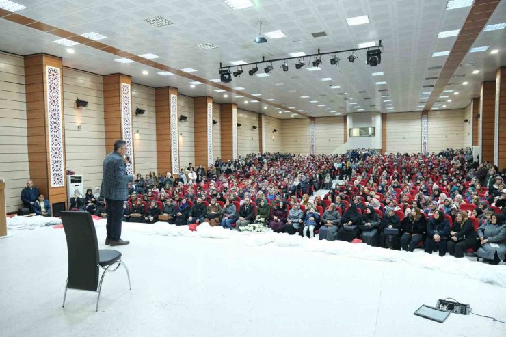 "Aile İçi İletişim” söyleşisi gerçekleştirildi