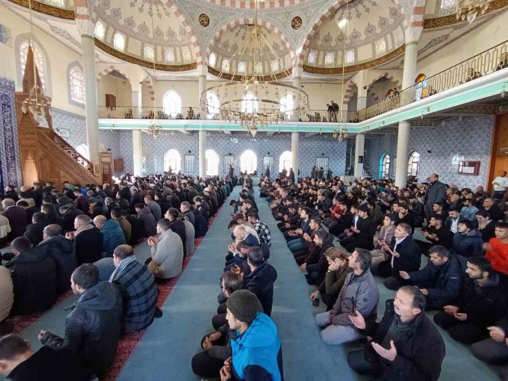 Van’daki camilerde Filistin için dua edildi