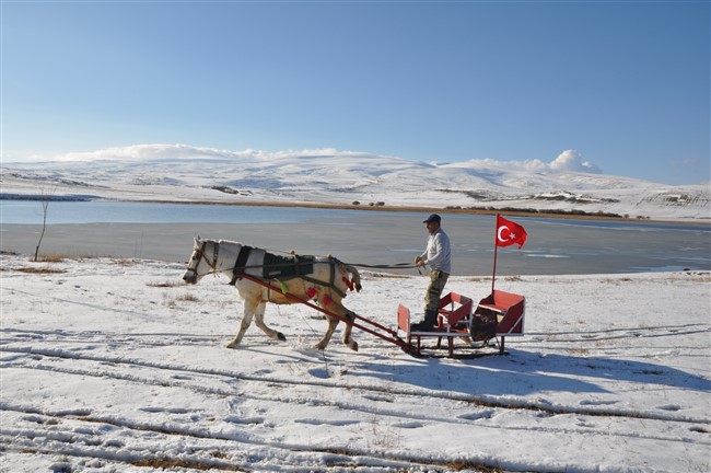 kismi-donan-cildir-golunun-ilk-ziyaretcileri-istanbuldan-geldi-13.jpg