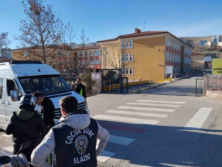 Elazığ’da okul önü denetimleri sürüyor