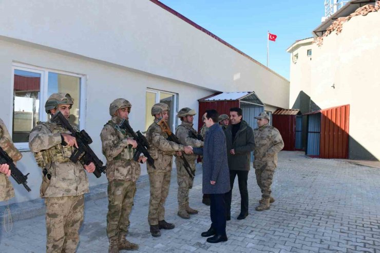 Kaymakam Sakarya ve Başkan Şeylan’dan askeri üs bölgesine ziyaret