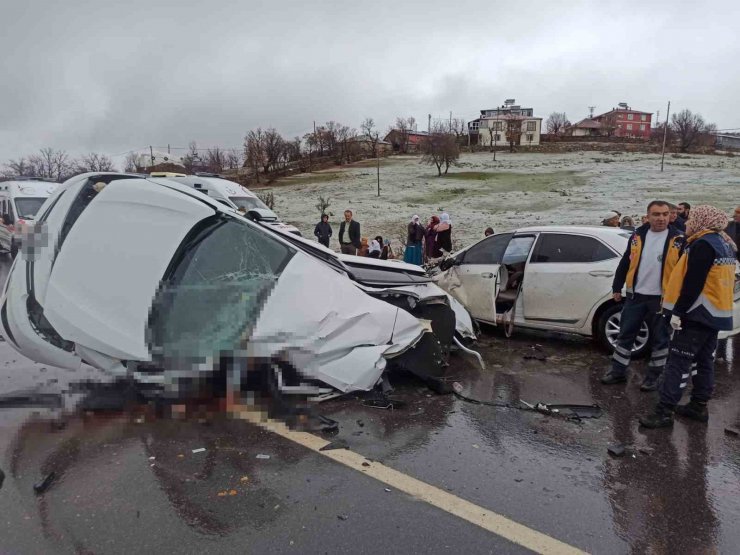 Bingöl’de trafik kazası: 1 ölü, 4 yaralı