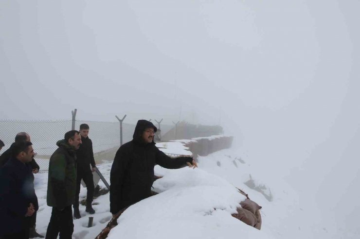 Vali Çelik, askerlerle bir araya geldi