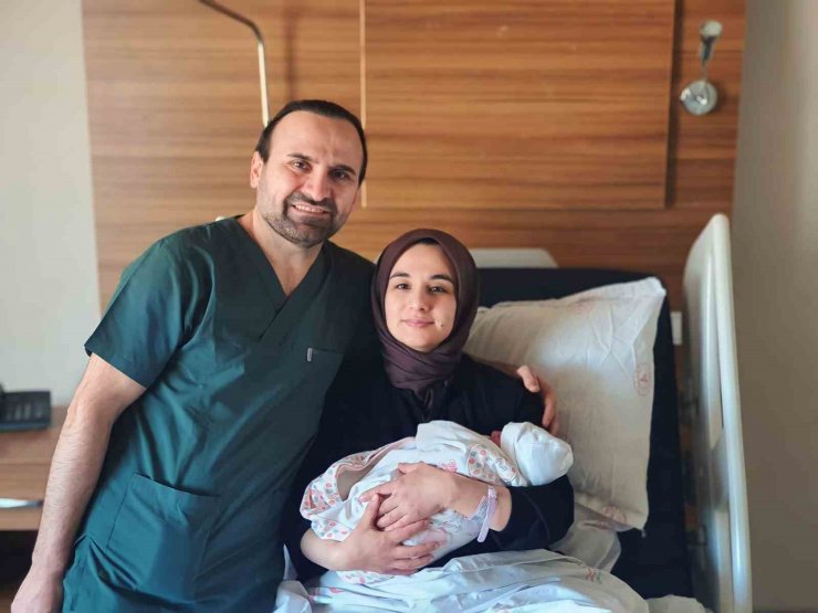 Van’da yılın ilk bebeği ’Arya Mina’ oldu