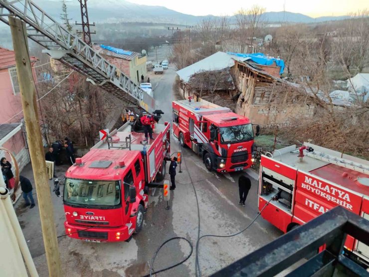 Malatya’da ev yangını