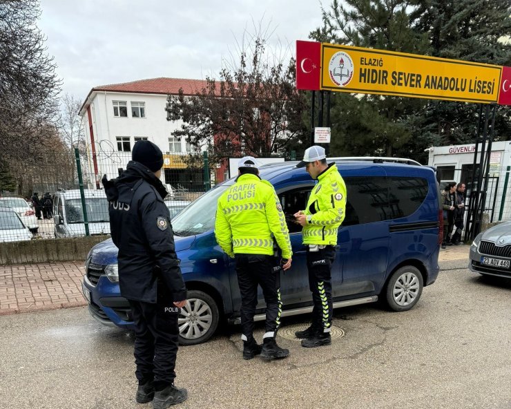 Elazığ’da okul önü denetimleri sürüyor