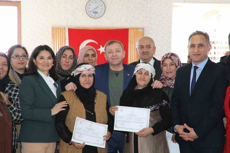 Kars Valisi Polat’ın köy ziyaretleri sürüyor