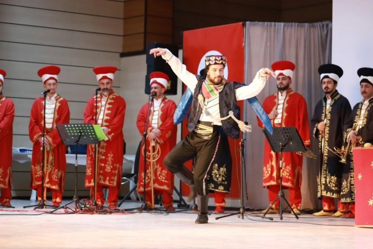 Kurtuluş etkinlikleri kapsamında mehteran takımı konser verdi