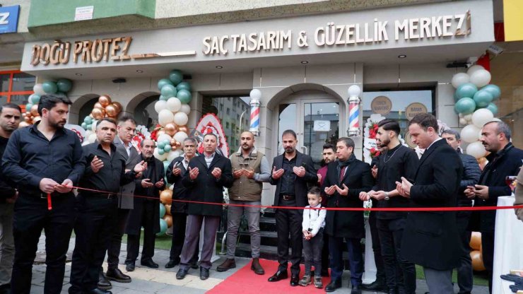 Erzurum’un ilk aile kuaförü açıldı