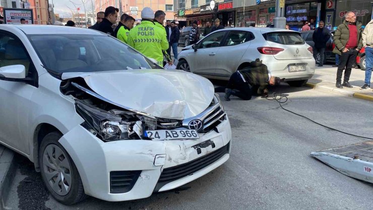 Erzincan’da 8 araçlı zincirleme kazada 1 kişi yaralandı