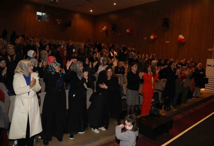 Van’da ’Aile İçi İletişimde Kadının Rolü’ söyleşisi düzenledi