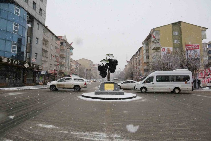 Muş’ta 39 köy yolu ulaşıma kapandı