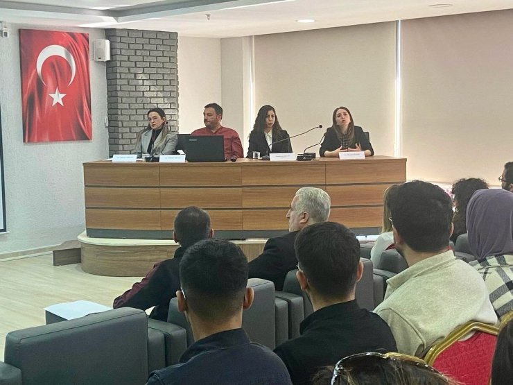 Erzincan’da 7/24 Bilinçli Nesiller Projesi kapsamında bilgilendirme yapıldı