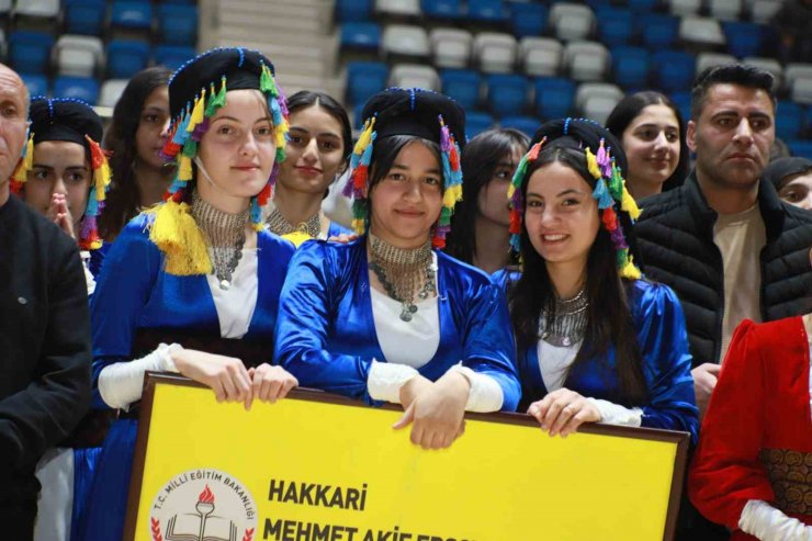 Hakkari’de “Kulüpler Arası Halk Oyunları Yarışması” yapıldı