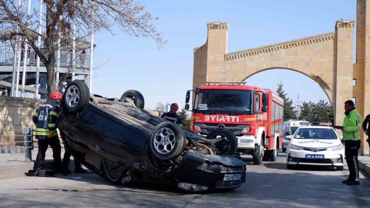 Erzurum’da araç takla attı