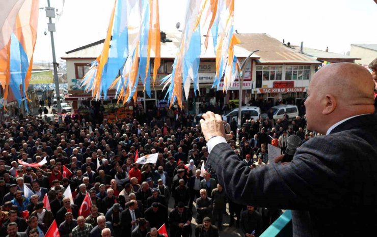 Başkan Sekmen Hınıs’ta miting yaptı